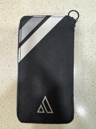 Funda móvil Baggicase negra con rayas