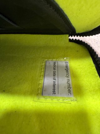 Funda móvil Baggicase negra con rayas