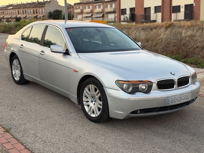 BMW Serie 7 745 i 2002, foto 2