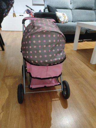 Carrito de muñecas rosa y gris