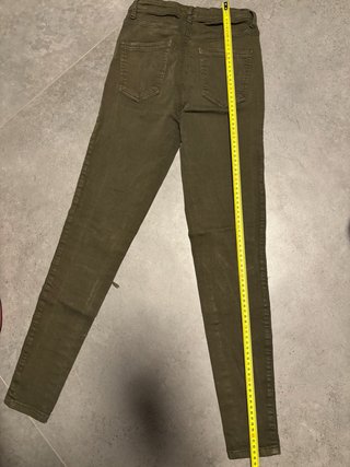 Jeans skinny vita alta verde militare strappati