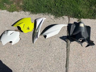 Yamaha Scooter Negra y Blanca