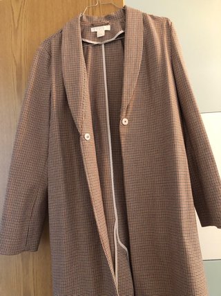 Abrigo H&M cuadros beige y marrón