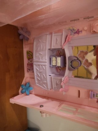 Casa Barbie, años 90. En condiciones aceptables.