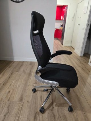 Silla de oficina ergonómica DSJ Negra