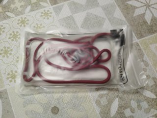 Custodia iPhone 13/14 con cordino rosso