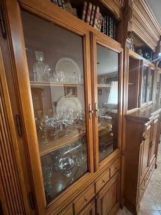 Mueble de comedor de madera