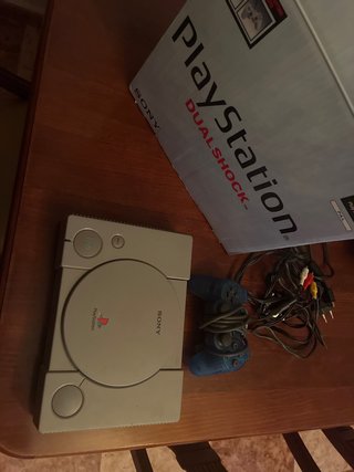 PlayStation 1 DualShock con caja