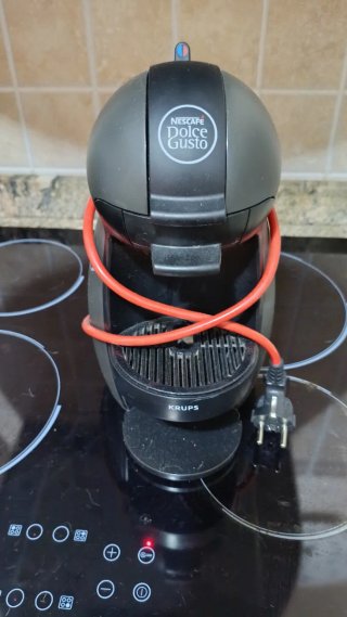Cafetera Dolce Gusto Negra