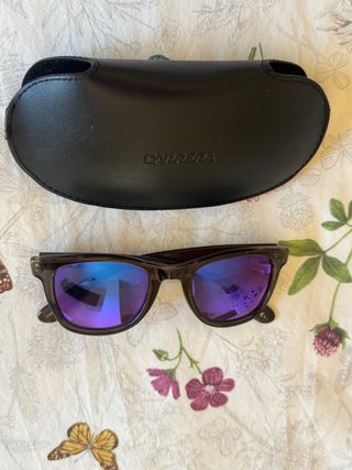 Gafas de sol Carrera negras y moradas