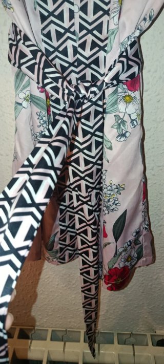 Hunkemöller Satin Kimono / Robe Size XS/S Floral P