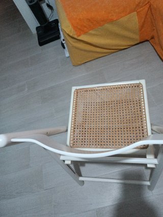 Sedia bianca pieghevole vintage