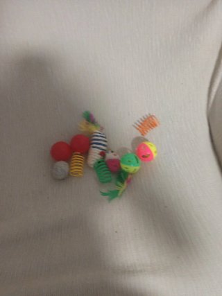 Árbol rascador para gatos con cesta y juguetes