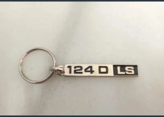 LLAVERO SEAT 124 D LS DE METAL CROMADO