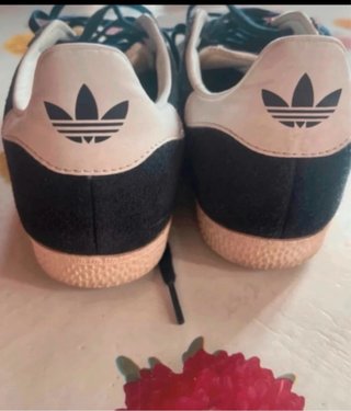 Zapatillas Adidas Gazelle azul marino Blancas