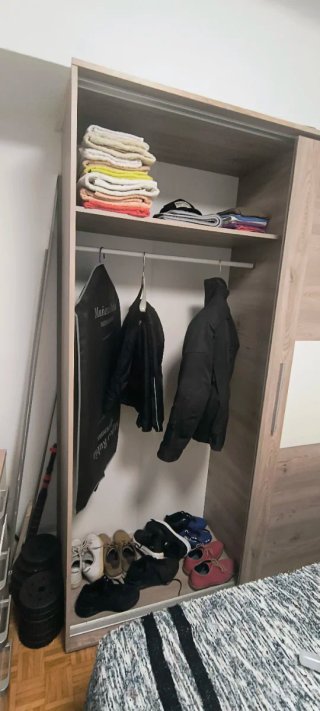 Armario y Cómoda Blanco y Madera