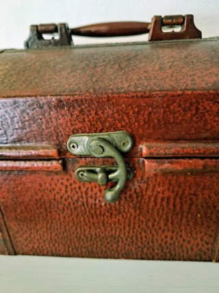 Caja baúl vintage de madera