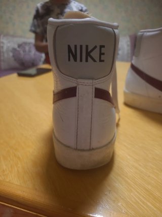Zapatillas Nike Blancas y Marrones