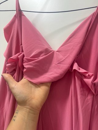 Vestido rosa con volantes