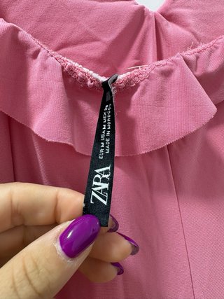Vestido rosa con volantes