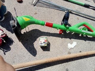 Desbrozadora eléctrica + 3 cartuchos