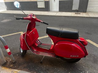 Vespa P200E Roja Clásica – 52.237 km
