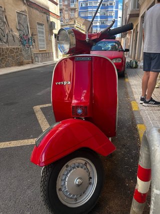 Vespa P200E Roja Clásica – 52.237 km