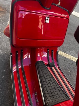 Vespa P200E Roja Clásica – 52.237 km