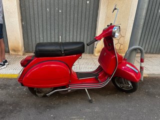 Vespa P200E Roja Clásica – 52.237 km