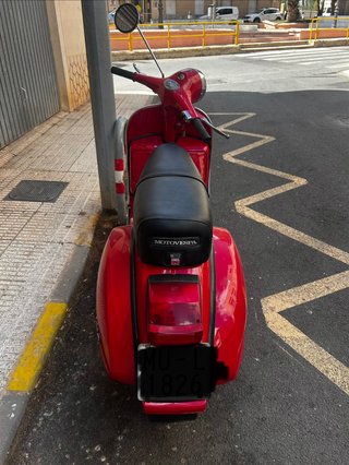 Vespa P200E Roja Clásica – 52.237 km