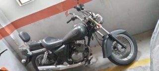 Suzuki Intruder Cruiser Negra/Plateada