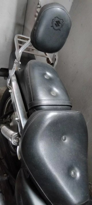 Suzuki Intruder Cruiser Negra/Plateada