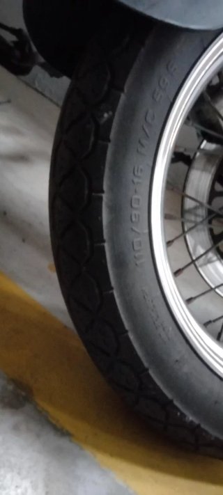 Suzuki Intruder Cruiser Negra/Plateada