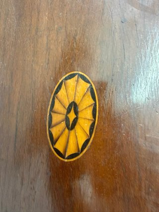Mesa auxiliar ovalada de madera de caoba