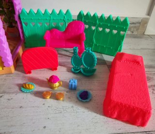 Casa de muñecas ENCHANTIMALS con muñecos y accesor