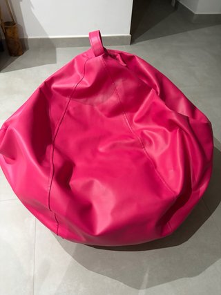 Puff rosa de piel sintética