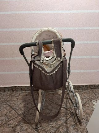 Carro de muñecas clásico