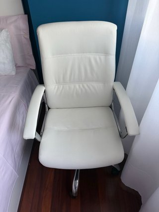 Silla de escritorio blanca
