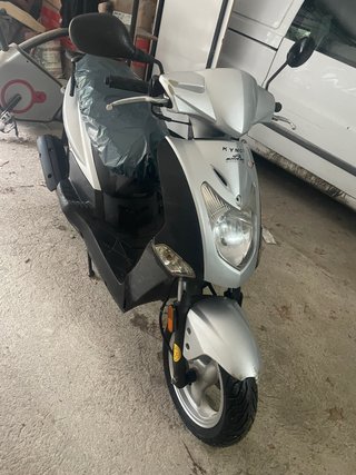Kymco agility Scooter 125 gris