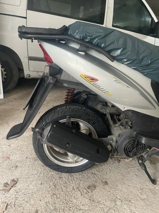 Kymco agility Scooter 125 gris