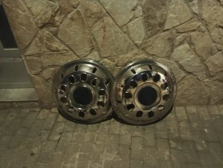 2 Tapacubos Camión Delanteros precio negociable