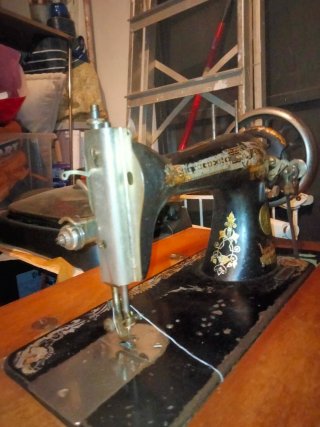 Máquina de coser Singer antigua