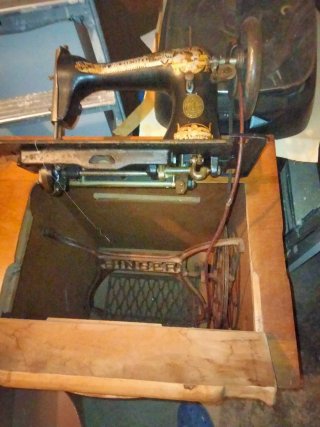 Máquina de coser Singer antigua