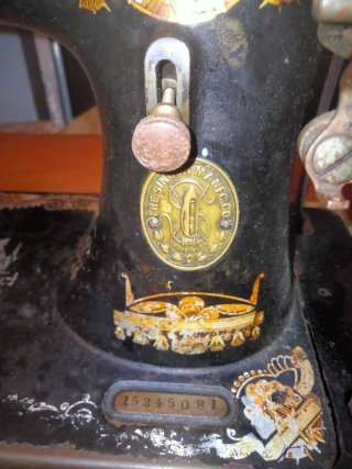 Máquina de coser Singer antigua