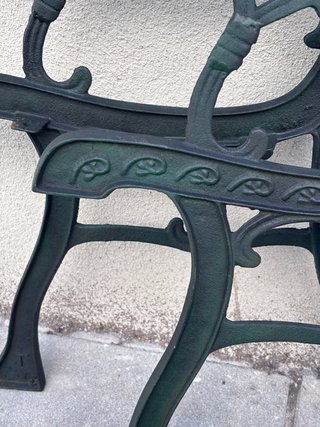 Patas de banco antiguas en hierro fundido