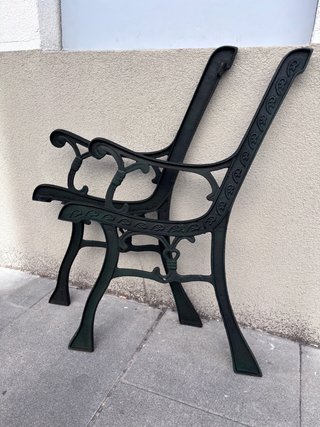Patas de banco antiguas en hierro fundido