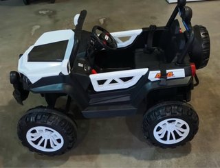 Coche eléctrico infantil 4x4