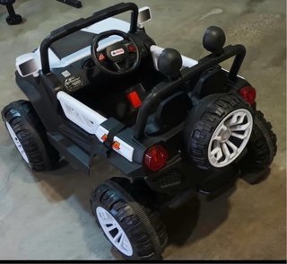 Coche eléctrico infantil 4x4