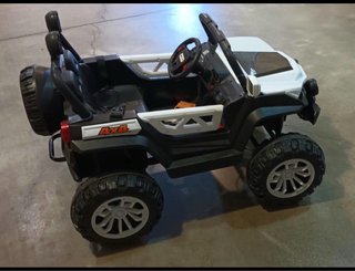 Coche eléctrico infantil 4x4