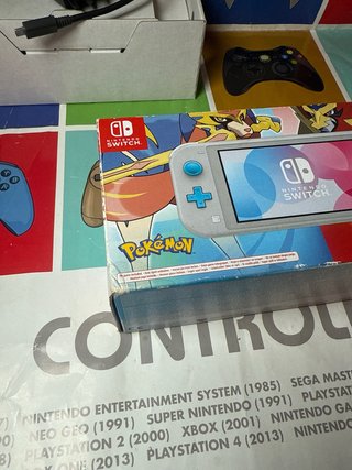 Nintendo Switch Lite Edizione Limitata Zacian e Zamazenta